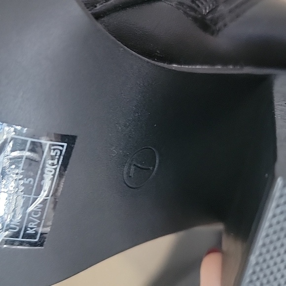 Steve Madden Black Heeled Boots - Picture 5 of 8